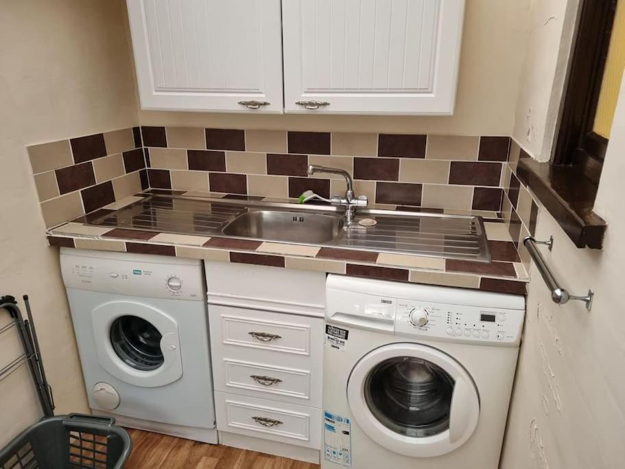 Spacious Detached Home With Beautiful Seaviews, Sleeps 6 Trimingham Esterno foto