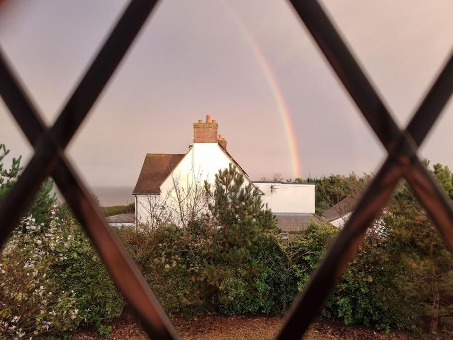 Spacious Detached Home With Beautiful Seaviews, Sleeps 6 Trimingham Esterno foto